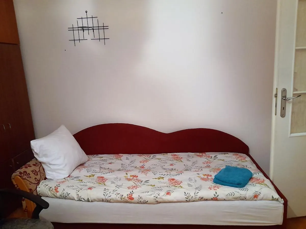 Homestay Apartrooms Askenazego Near Metro Trocka 1 Warsaw